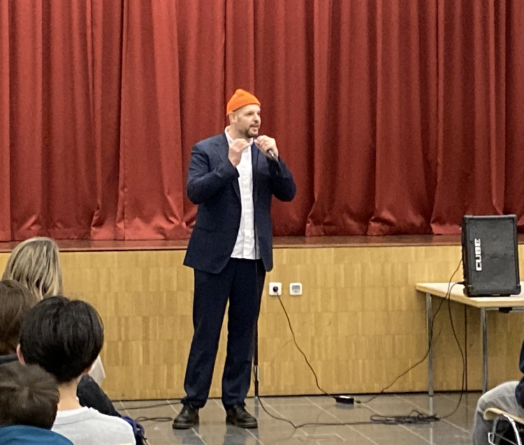 Bas Böttcher zu Gast an unserer Schule&nbsp;&copy;&nbsp;KGS Stuhr-Brinkum