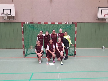 Mädchenmannschaft Fußball Mädchenmannschaft Fußball © KGS Stuhr-Brinkum